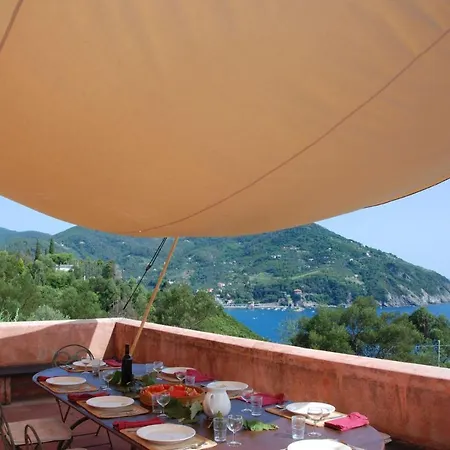 Valle Santa Sleeps 11 Wifi * Levanto
